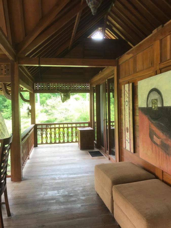 غيلي تراوانغان The Exile Sunset Bar & Bungalow المظهر الخارجي الصورة