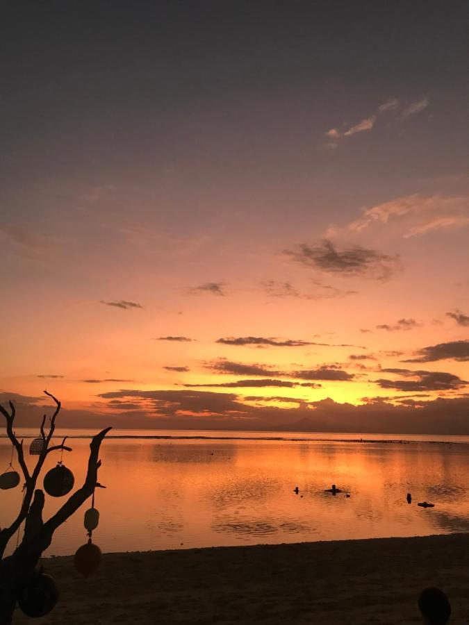 غيلي تراوانغان The Exile Sunset Bar & Bungalow المظهر الخارجي الصورة