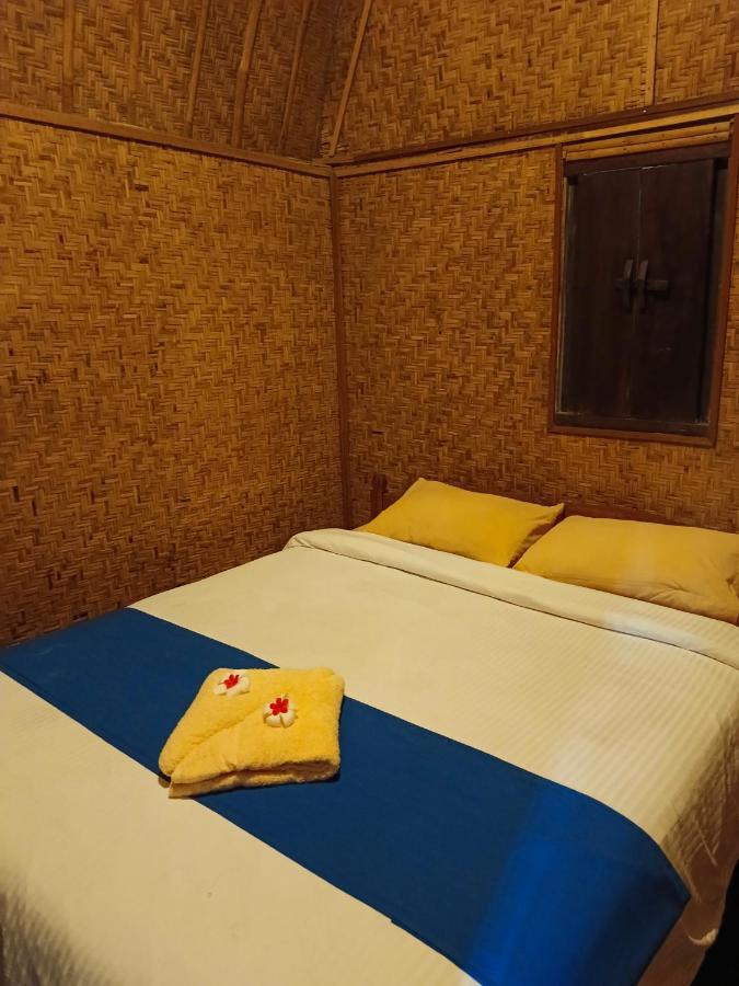 غيلي تراوانغان The Exile Sunset Bar & Bungalow المظهر الخارجي الصورة