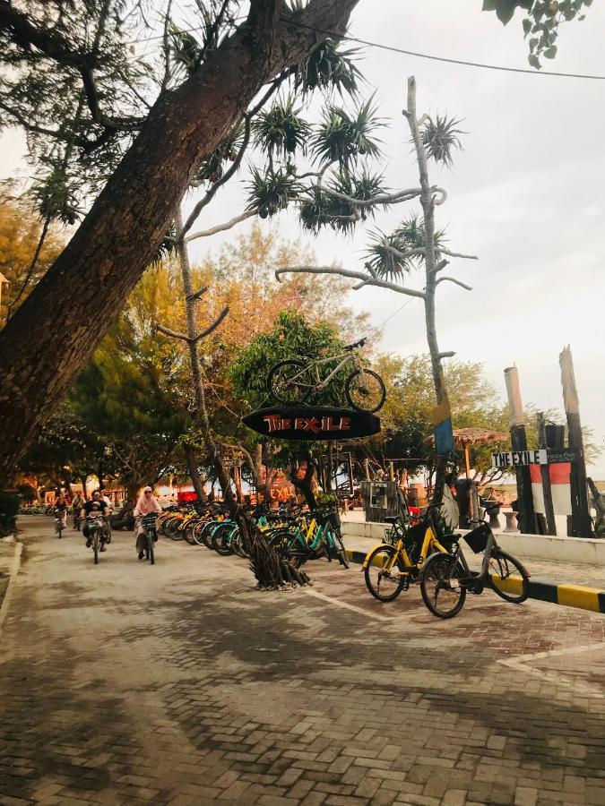 غيلي تراوانغان The Exile Sunset Bar & Bungalow المظهر الخارجي الصورة